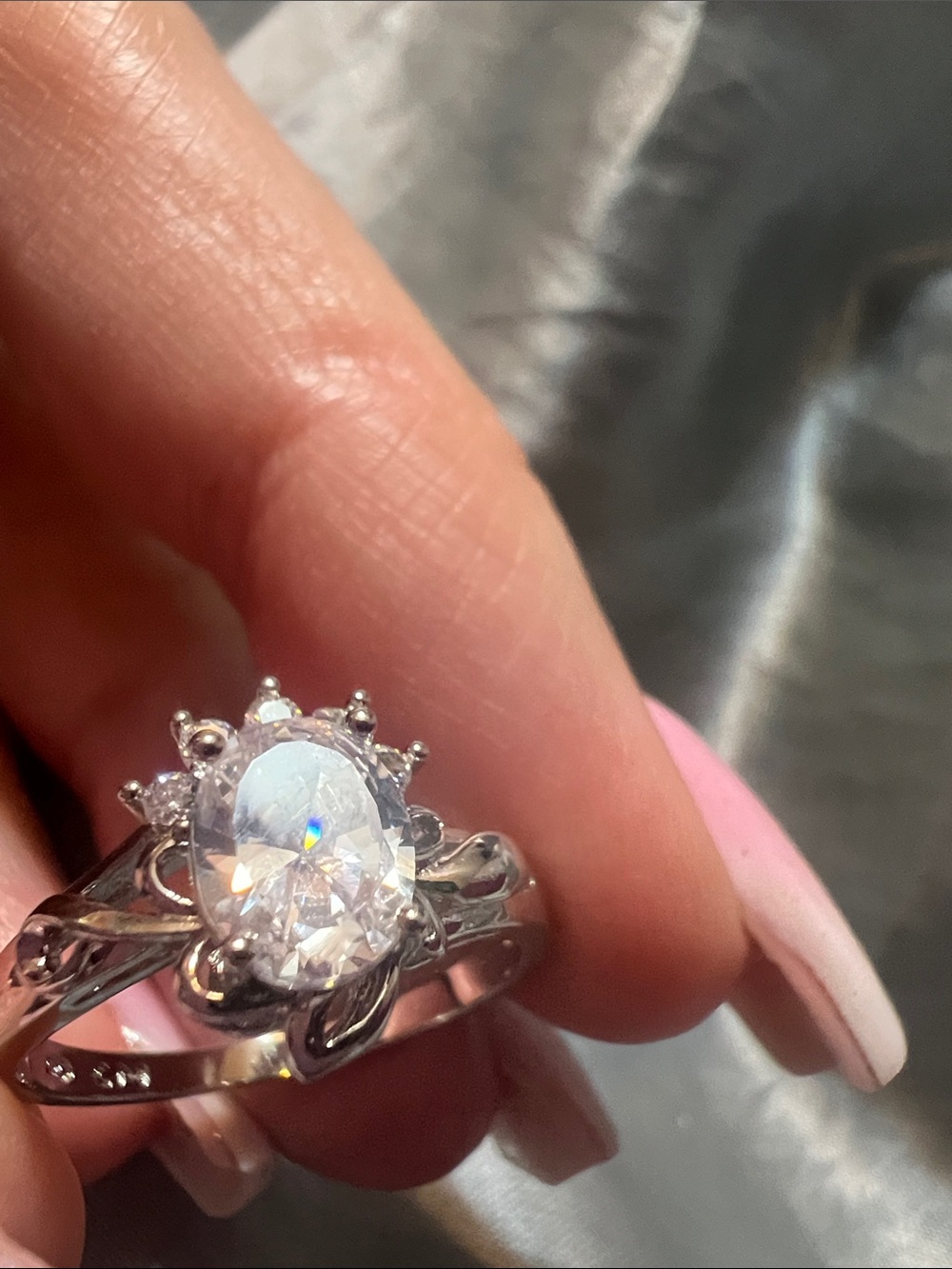 Stunning Oval Moissanite Tiara Crown Halo Ring - Size 8 Filigree Band - Picture 2 of 3